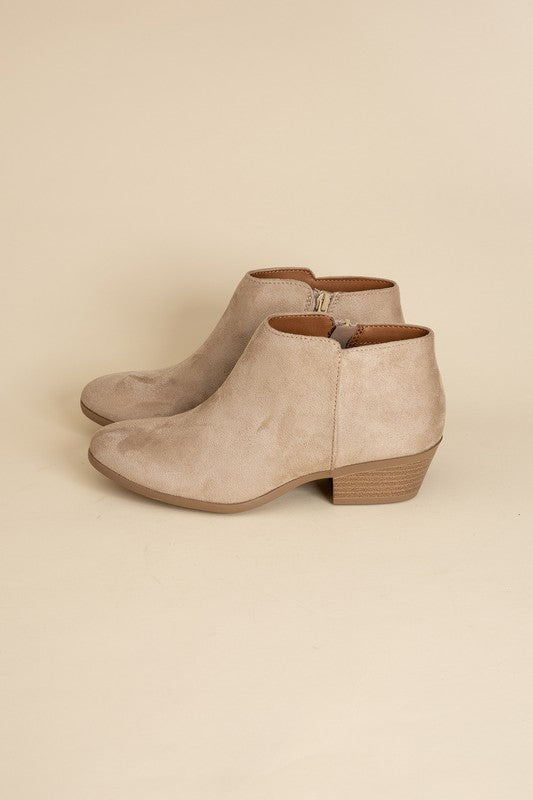 Mug Ankle Boots Boots